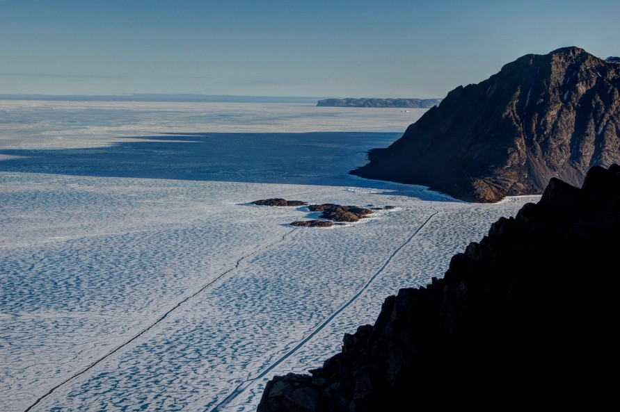 grise fiord travel